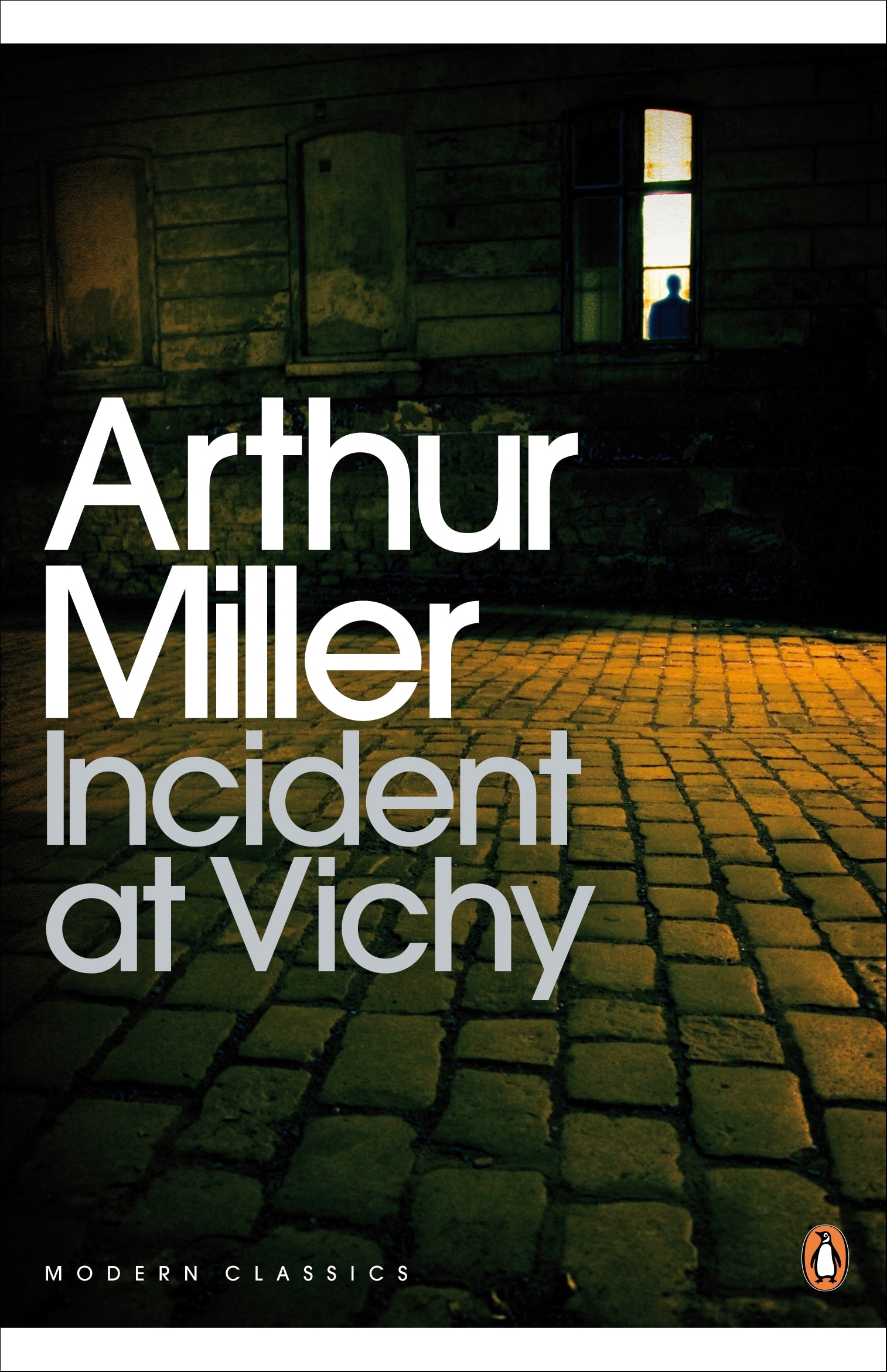 9780141190020 Incident at Vichy
